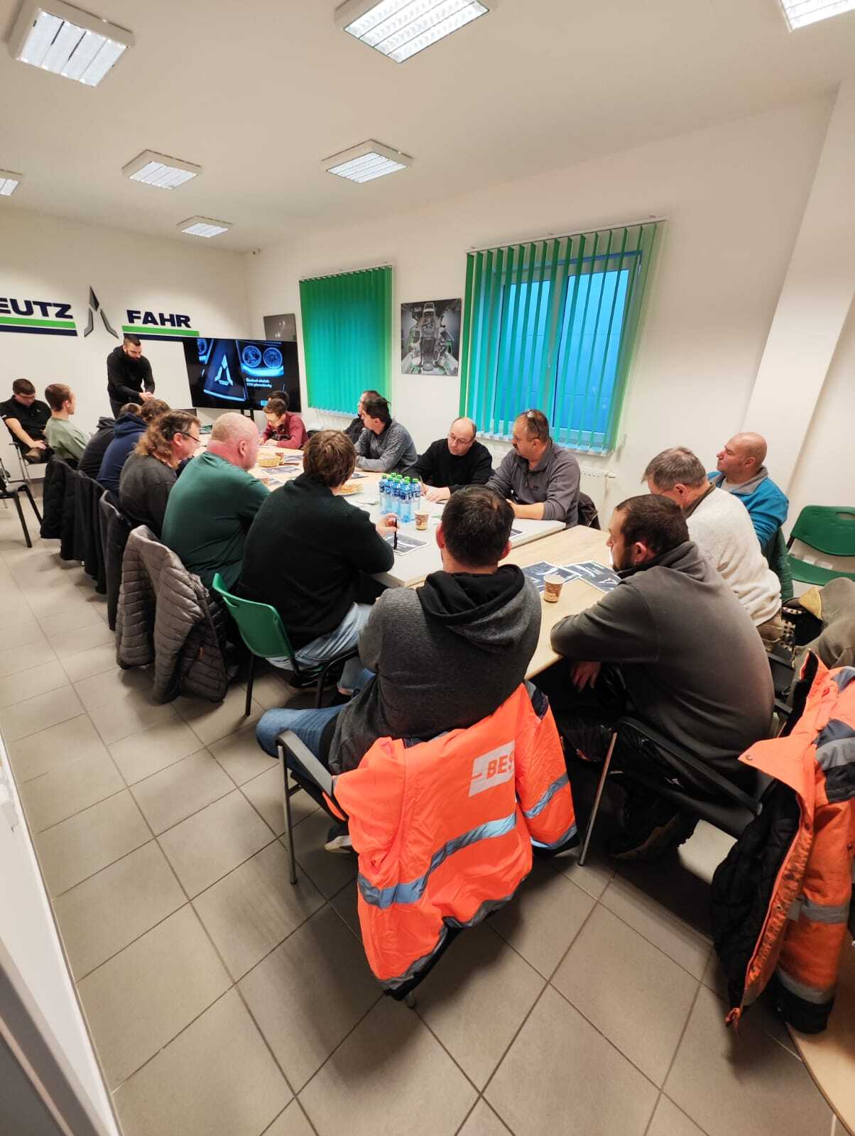 Garnea školení obsluh traktorů