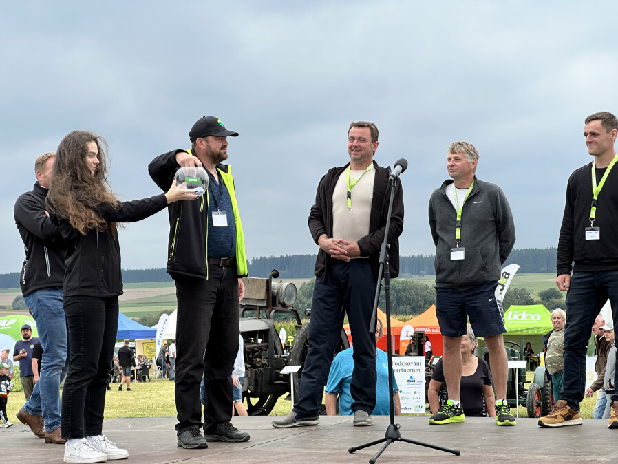 losování o traktor DEUTZ-FAHR